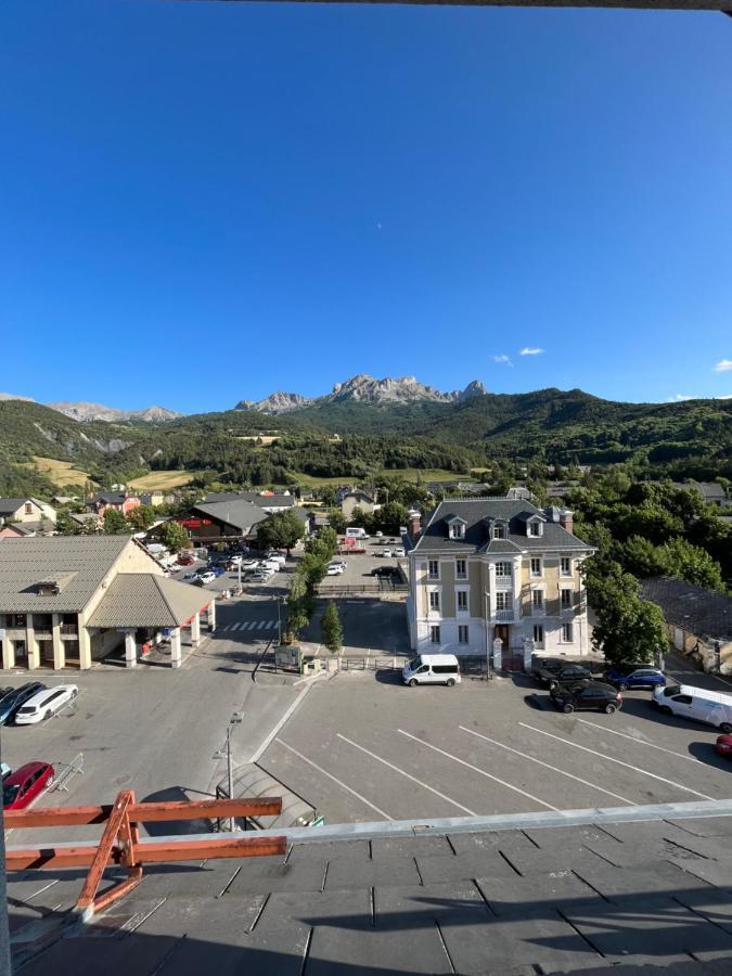 Le Bellevue Apartamento Barcelonnette Exterior foto